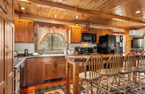 Rangeley House | Hart | Beautiful family getaway located just three miles from downtown Rangeley