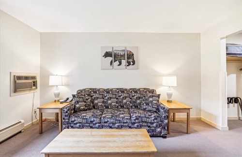 West Bridgewater Hotel | Hotel ∙ 1 bedroom ∙ 6 guests