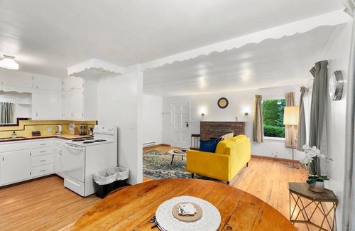 Monroe House | House ∙ 1 bedroom ∙ 2 guests