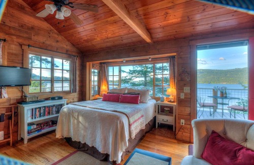Eastsound House | House ∙ 1 bedroom ∙ 2 guests