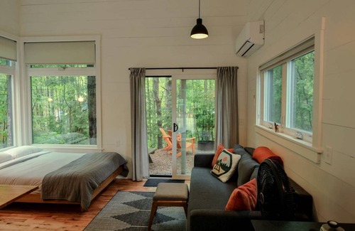 Freeport House | House ∙ 1 bedroom ∙ 6 guests