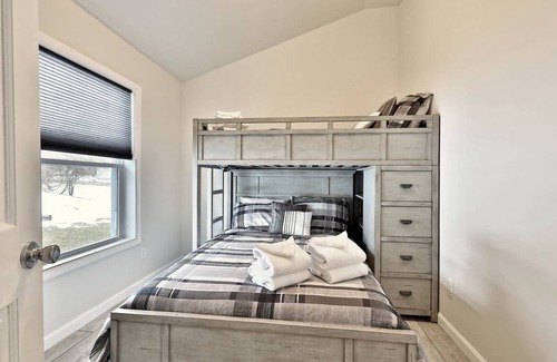 East Haven  Rutland County House | House ∙ 2 bedrooms ∙ 6 guests