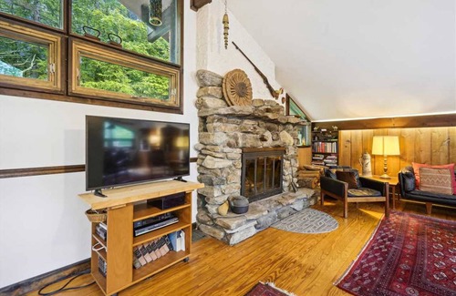 Pittsfield House | House ∙ 3 bedrooms ∙ 6 guests