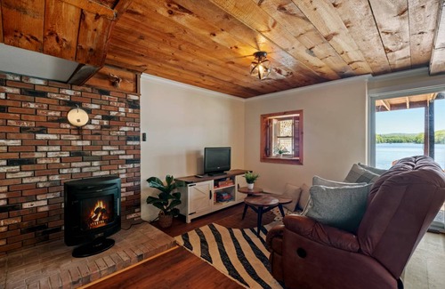 Locke Lake Colony House | House ∙ 4 bedrooms ∙ 8 guests