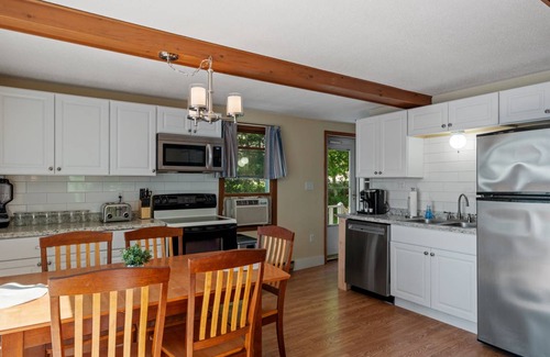 Locke Lake Colony House | House ∙ 4 bedrooms ∙ 8 guests