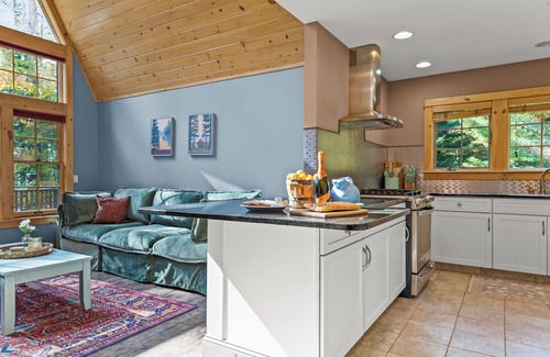 Owls Head House | Lakefront 2 Bedroom Adirondack A Frame Chalet