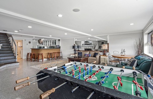 New Milford House | Land’s End – Direct Lake Front on Warner Point, Candlewood Lake, CT