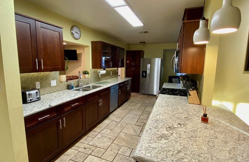 Las Vegas House | Las Vegas Pool House! Ranch Home With Salt Pool and High Speed Internet Close Drive to Strip.