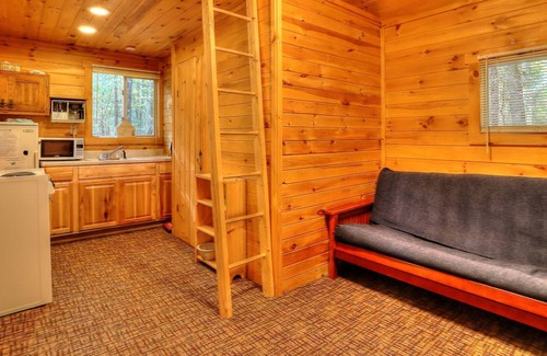 Rangeley House | LLR Guest House - Adorable guest cottage - perfect for overflow when renting Loon Lake Retreat!