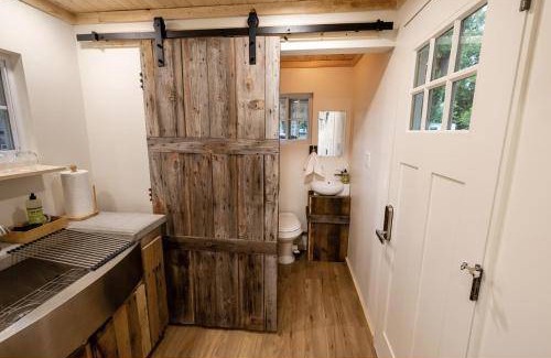 Schuylerville Cabin | Lodge ∙ 2 guests