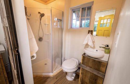 Schuylerville Cabin | Lodge ∙ 2 guests