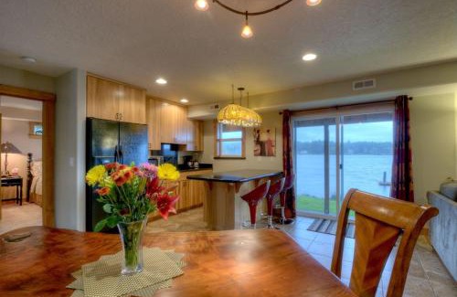 Lincoln City House | Lucy's Lagoon
