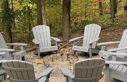 Laurelville Cabin | LUXE TWO | ANTLER'S GROVE *HOCKING HILLS* CLOSE TO EVERYTHING! HOT TUB, FIREPLACE,GAME ROOM,FIRE PIT