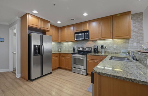 Ocean City Condo | Mariner`s Watch is a gorgeous bayfront vacation rental overlooking Bahia Marina.