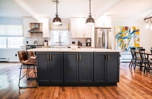 Zena House | Modern Farmhouse w/Saltwater Pool, Game Room, Spa Baths - 5 Min to Woodstock