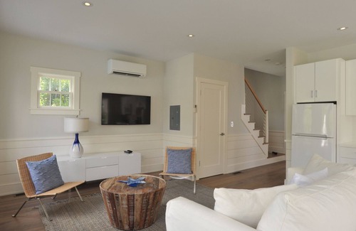 Nantucket Town House | Nantucket Art House - In Town ~ Heated Pool ~ Includes Guest House!