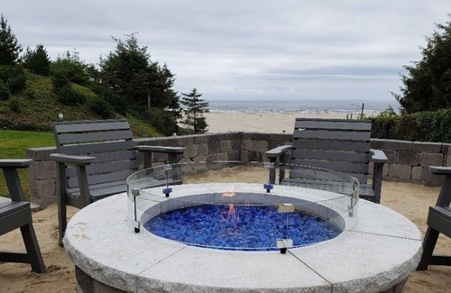 Newport House | Nature Escape! 2 Comfy Units, Pool, Parking