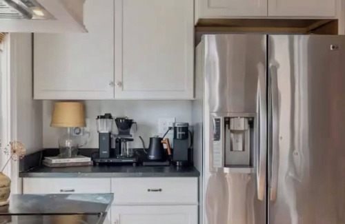 Hudson House | New Charming 3-bedroom 1892 Farmhouse 3min from downtown Hudson, NY