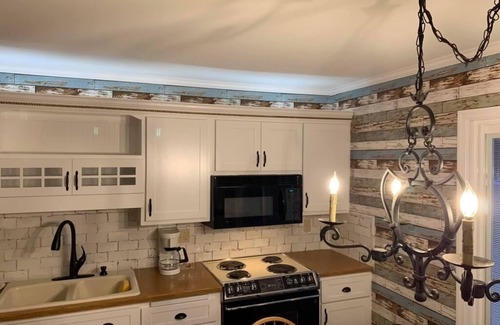 North Cape May House | NEW LISTING! Pop's Coastal Cottage only a Block to the Sandy Bay Beach