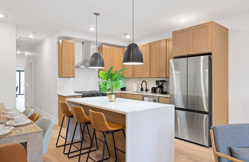 McGinley Square House | New Spacious 3BR Designer Home with Quick PATH Access to Manhattan!