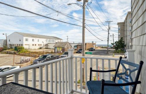 Salisbury Beach House | Ocean Hideaway Rooftop Deck Fireplace