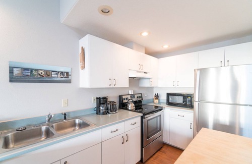 Depoe Bay Condo | Oceanfront Pet Friendly Condo overlooking Depoe Bay, perfect for Whale Watching