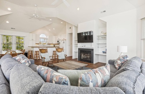 Corolla House | OCEANSIDE: 600 feet from beach! Pet Friendly! Hot Tub! 400 ft to community pool!