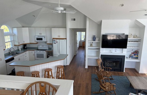 Corolla House | OCEANSIDE: 600 feet from beach! Pet Friendly! Hot Tub! 400 ft to community pool!