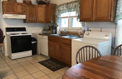 Ocean Park House | ONLY 6 HOUSE AWAY FROM BEACH AND SHORT WALK TO CENTERnOF TOWN.