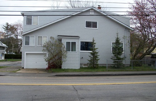 Ocean Park House | ONLY 6 HOUSE AWAY FROM BEACH AND SHORT WALK TO CENTERnOF TOWN.