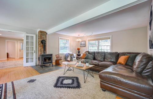 Williamsville House | Outdoor Adventure Haven 14 Mi to Mount Snow Skiing