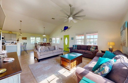 Port Aransas House | Parking for Boat, Shared Pool, Outdoor Seating Areas, Pet Friendly