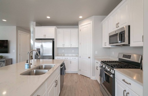 Washington House | Paseos Place: Spacious new 5BR near Zion Ntnl Park.