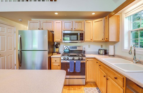 Conway House | Pet-Friendly Home w/Hot Tub Near Cranmore!