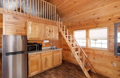 Bethlehem Cabin | Pine Suite: Charming 1BR Log Cabin