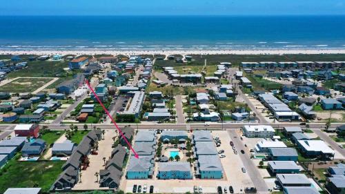 Cinnamon Shore House | Pool Patio Blocks to the Beach Golf Cart Zone Daiquiri Daze by AvantStay