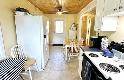 Old Town Cabin | Private Riverfront Cabin