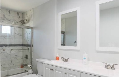 Huntington Station Resort | Private room ∙ 1 guest