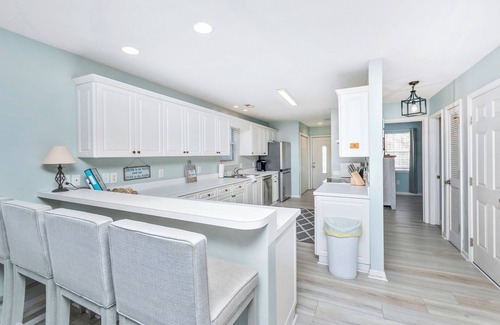 Surfside Beach House | Prvt Home 3 Bedrooms/3 Baths, Sleeps 10, Surfside Bch, SC Just Steps To The Beac