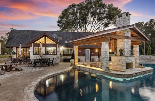 Cypress House | Ranch Style Paradise * Resort Style Pool *