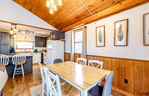 Warren House | Remodeled ski chalet with wood stove, on shuttle route between two ski mountains