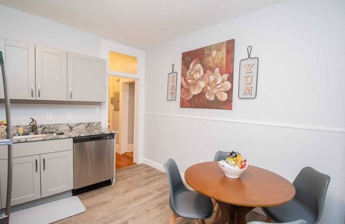 Aspinwall Hill Apartment | Renovated 1BR, Washington Sq, Longwood, Green Line