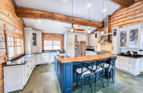 Waitsfield House | Ridge House - Modern Log Home Nestled on top of a Private Mountain
