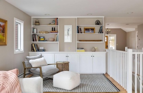 Middlebury House | River House in the Heart of Middlebury