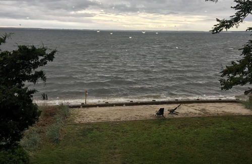Town of Southold Town House | Safe Family Fun, steps from Veteran's Beach