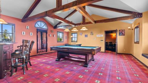 Oak Harbor House | Seacliff Haven Waterfront Luxury Stunning Views Hot Tub Game Room