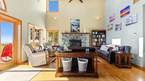 Oak Harbor House | Seacliff Haven Waterfront Luxury Stunning Views Hot Tub Game Room