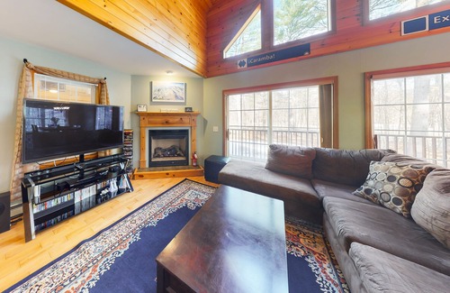 Sunday River Area House | Secluded chalet with upscale interior & jetted tub - near Sunday River Resort