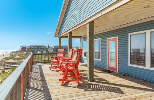 Surfside Beach House | Shark Tooth - Beachfront - Pet & Family Friendly