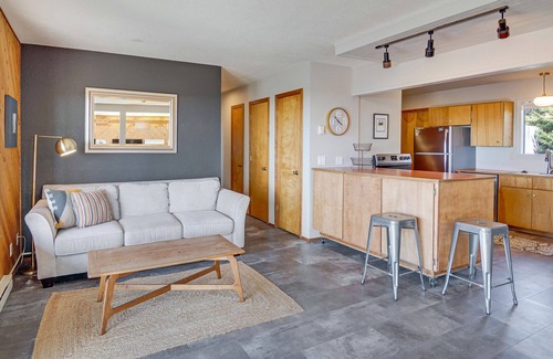 Bayshore House | Short Walk to a Sandy Beach! Ocean Views! Dog Friendly!